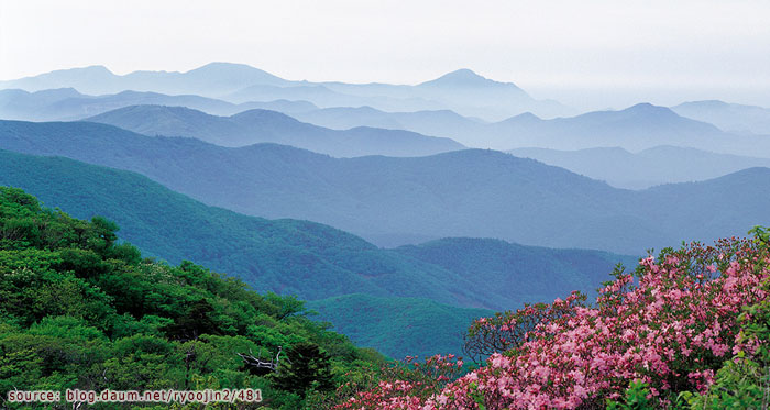 วิวเทือกเขาของภูเขาฮัมบักซาน Hambaeksan Mountain