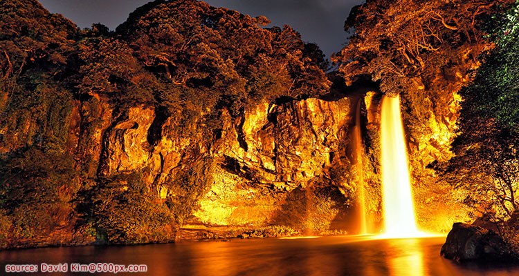 น้ำตกชอนเจยอน Cheonjiyeon Falls