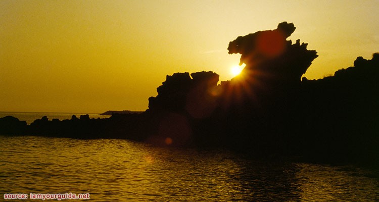 หินยงโดม (หินหัวมังกร) Yongduam Rock