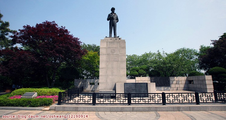 รูปปั้นนายพลที่สวนจายู-Jayu-Park