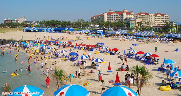 ชายหาดแฮมด็อก Hamdeok-Seoubong-Beach