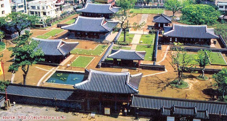 อาคารเก่าเชจูม็อคควาน่า - Jeju Mokgwana