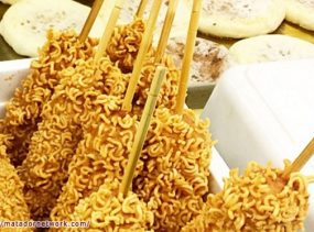 ราเมนฮอทดอก - Ramen hotdog