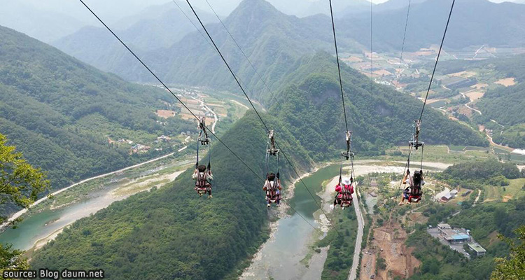 ทางเดินลอยฟ้า เบียงบังชิ ที่ Arii Hills (Byeongbangchi Skywalk)