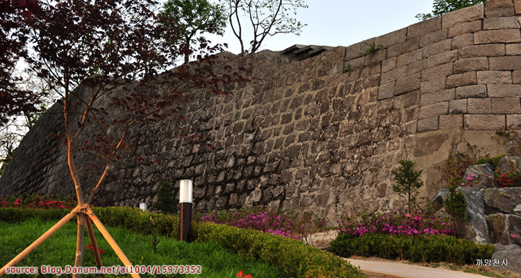 Dongdaemun Seonggwak Park